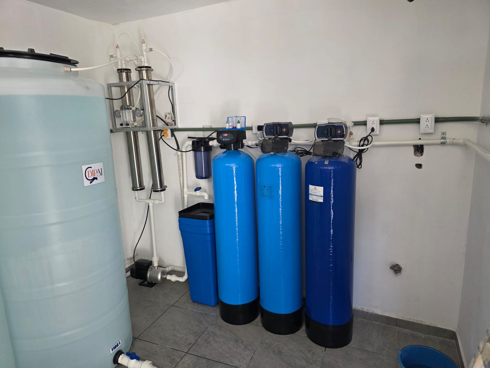 Tanques de filtración y tanque de almacenamiento del sistema de purificación Nuvem